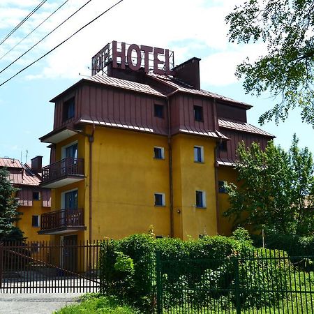 Krystyna Hotel Krakow Bagian luar foto