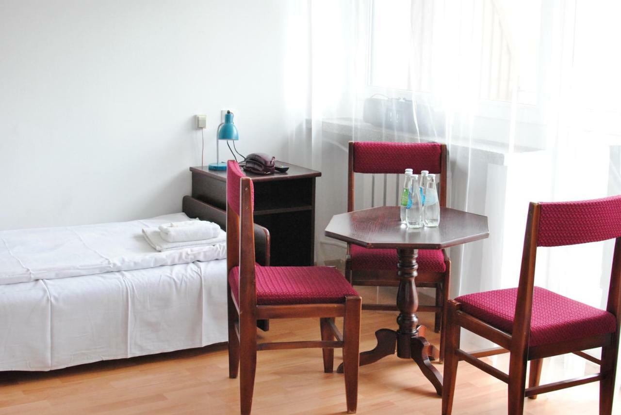 Krystyna Hotel Krakow Bagian luar foto